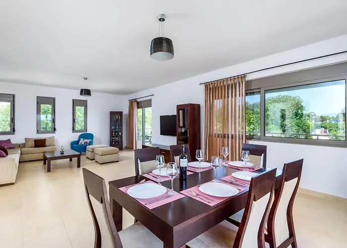 Anolia With Private Pool